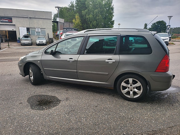 Peugeot 307 SW 11 of 30