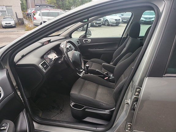 Peugeot 307 SW 15 of 30