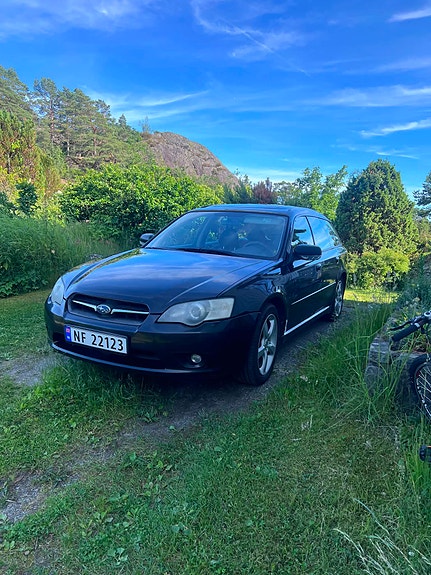 Subaru Legacy 2 of 10