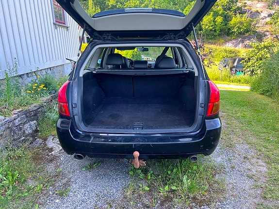 Subaru Legacy 10 of 10