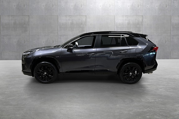 Toyota RAV4 2 of 19