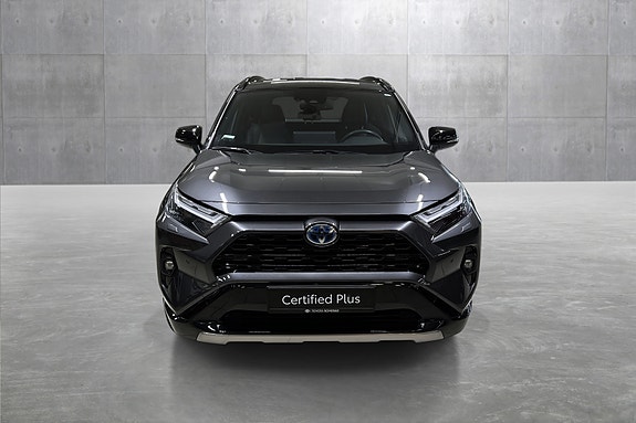 Toyota RAV4 8 of 19
