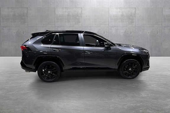 Toyota RAV4 6 of 19