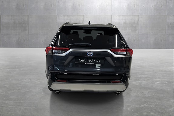 Toyota RAV4 4 of 19