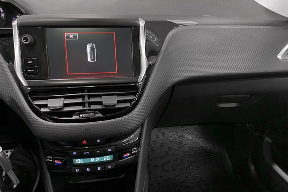 Peugeot 208 12 of 14
