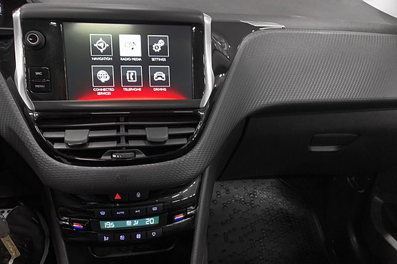 Peugeot 208 11 of 14