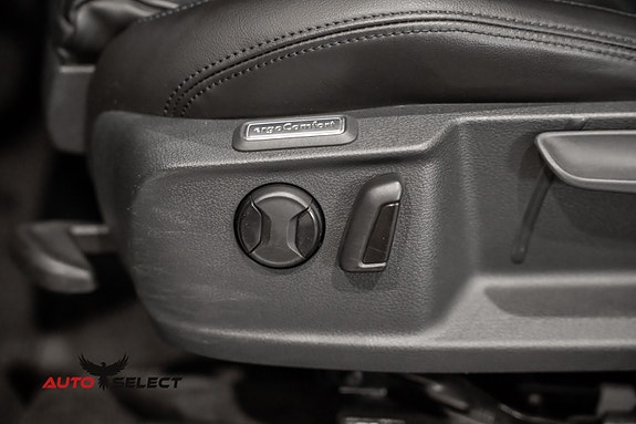 Volkswagen Passat 26 of 30