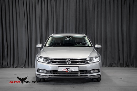 Volkswagen Passat 5 of 30