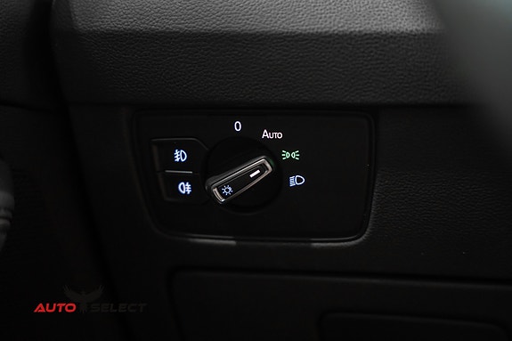 Volkswagen Passat 29 of 30