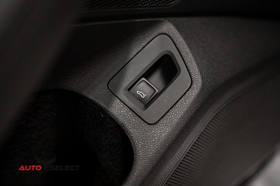 Volkswagen Passat 25 of 30