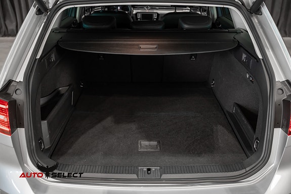 Volkswagen Passat 11 of 30