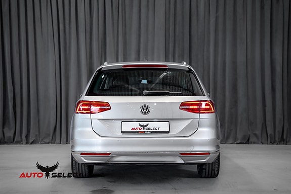 Volkswagen Passat 10 of 30