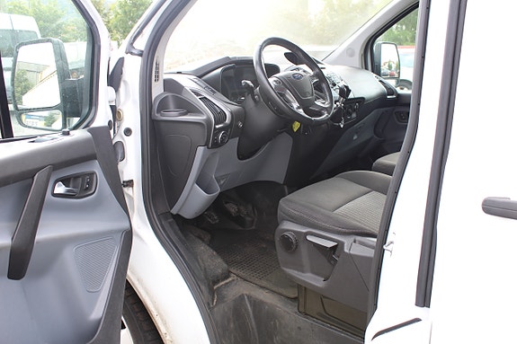 Ford Transit Custom 310L 16 of 22