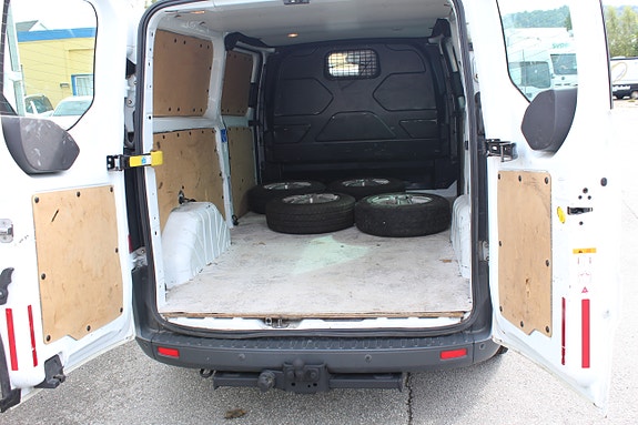 Ford Transit Custom 310L 13 of 22