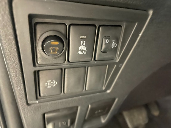 Toyota HiLux 20 of 27