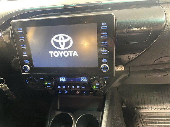 Toyota HiLux 26 of 27