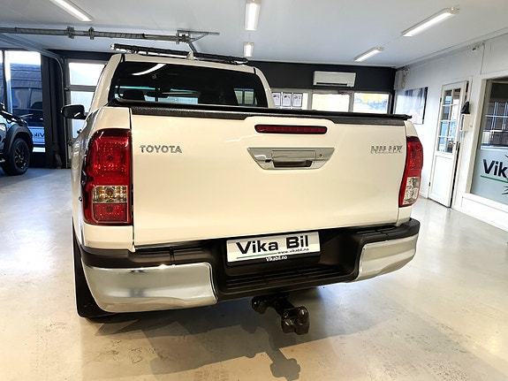 Toyota HiLux 19 of 27