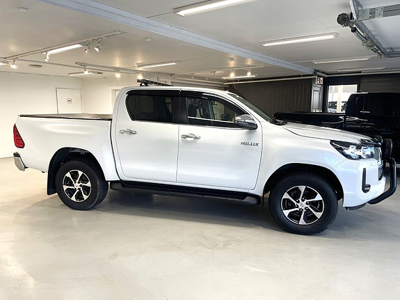 Toyota HiLux 8 of 27