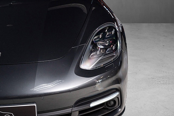 Porsche Panamera 4 of 29