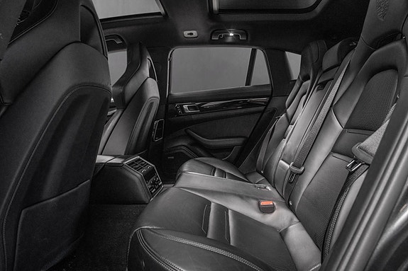 Porsche Panamera 16 of 29