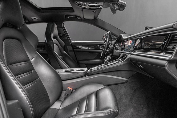 Porsche Panamera 12 of 29