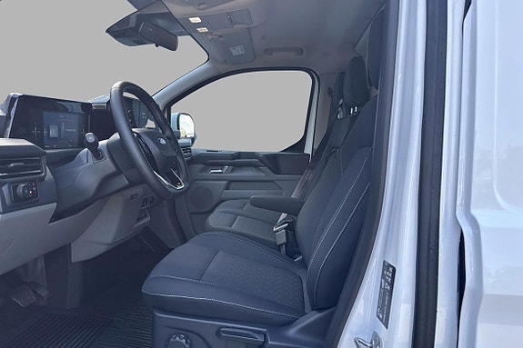 Ford Transit Custom 14 of 25