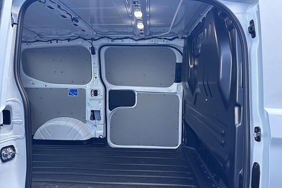 Ford Transit Custom 16 of 25