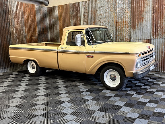 Ford F-100 2 of 5