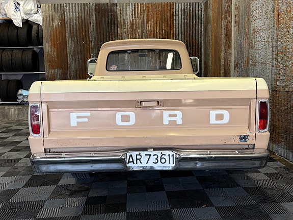 Ford F-100 17 of 30