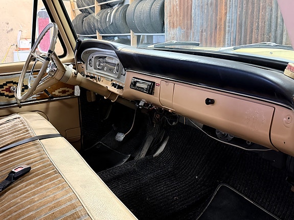Ford F-100 29 of 30