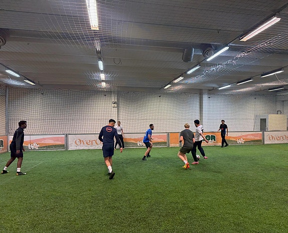 Vi tror på sunn livsstil, bli med oss på fotball :)