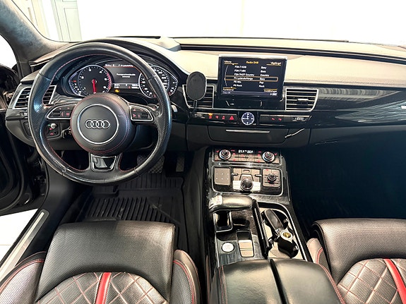 Audi A8 14 of 24