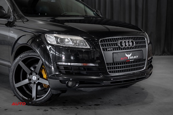 Audi Q7 2 of 5