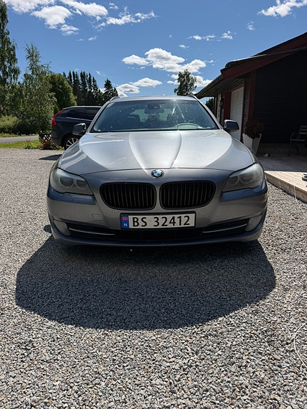 BMW 520d 2 of 11