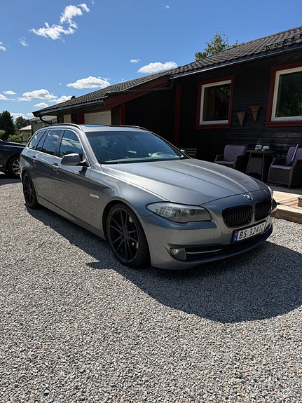 BMW 520d 3 of 11