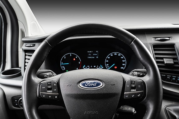 Ford Transit Custom 11 of 26