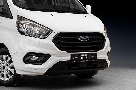 Ford Transit Custom 2 of 26