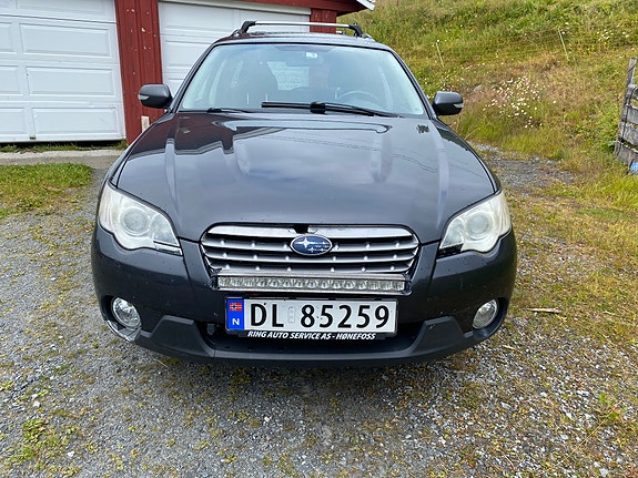 Subaru Legacy 4 of 8