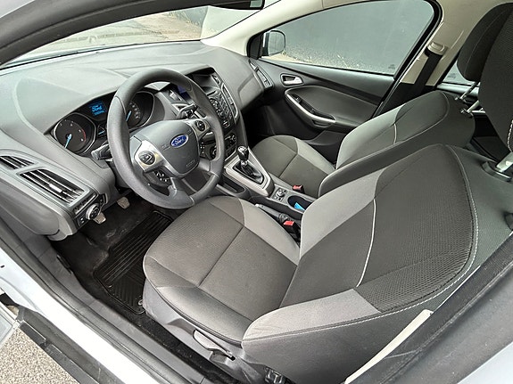 Ford Focus 27 of 30