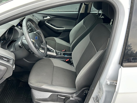 Ford Focus 28 of 30
