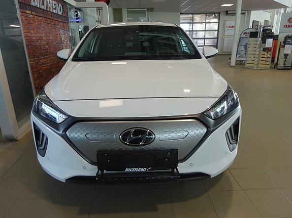 Hyundai IONIQ 3 of 5