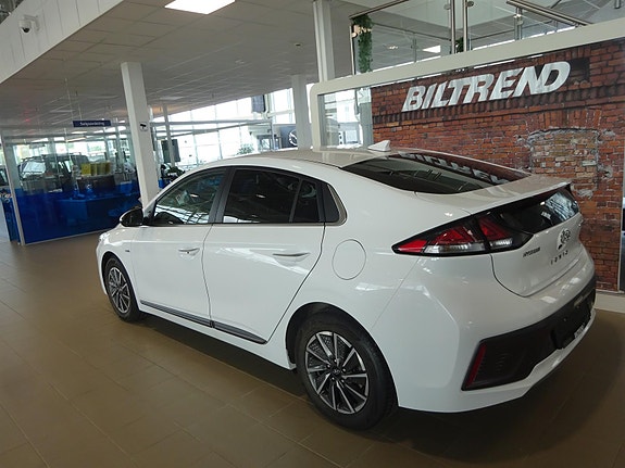 Hyundai IONIQ 5 of 5