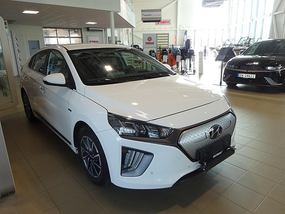 Hyundai IONIQ 2 of 5