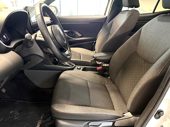 Toyota Yaris Cross 10 of 16