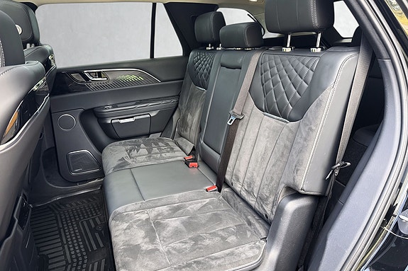 Hongqi E-HS9 12 of 22