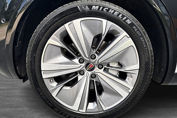 Hongqi E-HS9 8 of 22
