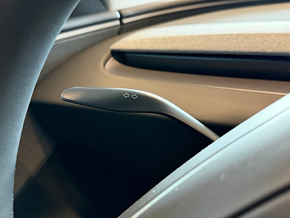 Tesla Model 3 19 of 23