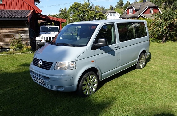 Volkswagen Caravelle 4 of 5