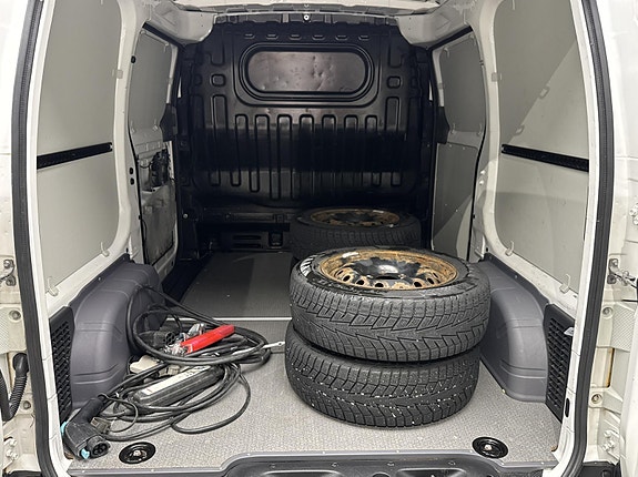 Nissan e-NV200 8 of 26