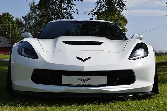 Chevrolet Corvette 2 of 30